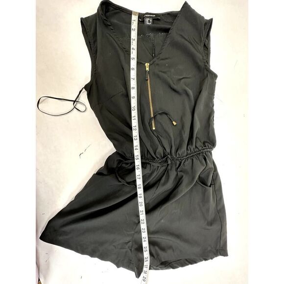 Atmosphere Romper Jumpsuit Shorts Sleeveless Zipper Black V-Neck - Size 2 - Picture 2 of 10